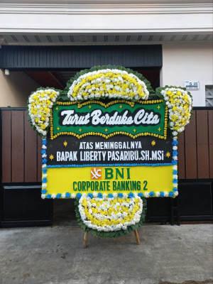 Papan Bunga Duka di Selebar
