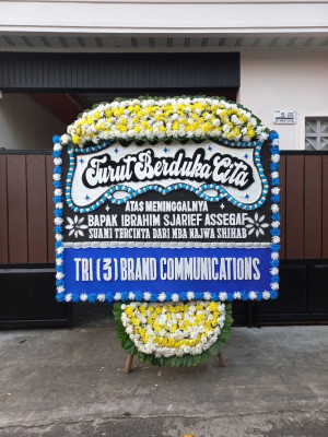 Papan Bunga Duka di Selebar